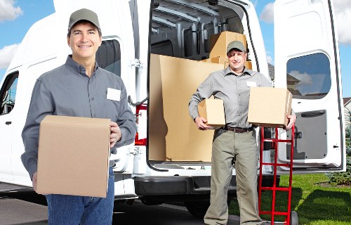Advanced tools used in professional unpacking services